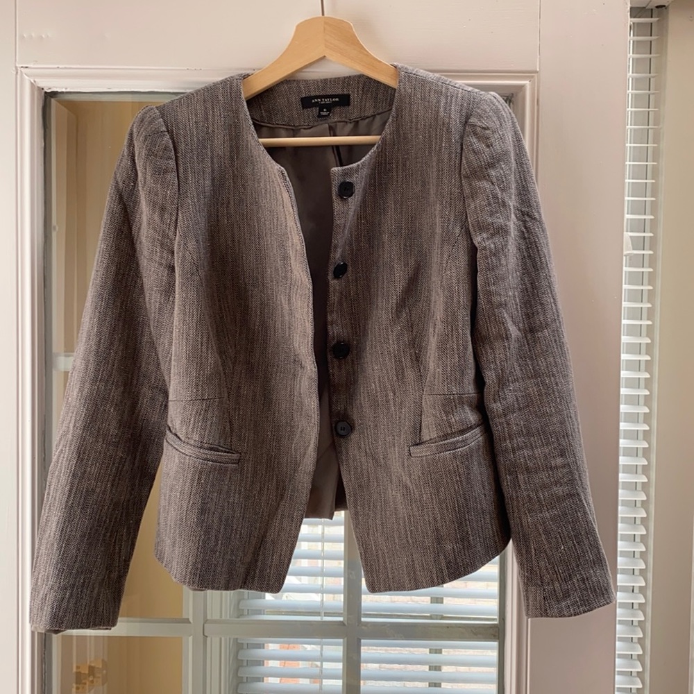 Ann Taylor Women’s Blazer Size 6